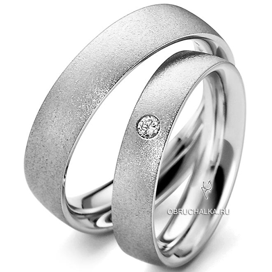 Обручальное кольцо из белого золота матовое